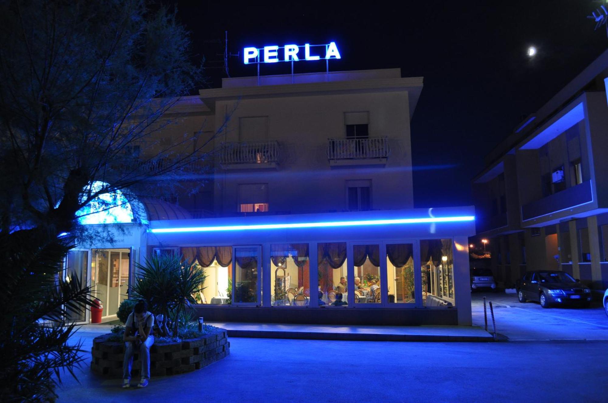 Hotel Perla เซนีกัลเลีย ภายนอก รูปภาพ