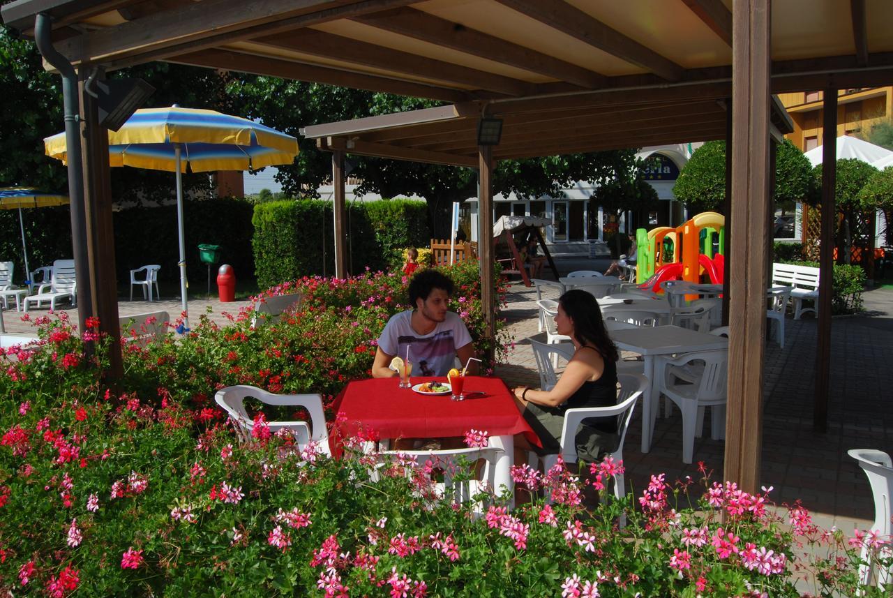 Hotel Perla เซนีกัลเลีย ภายนอก รูปภาพ